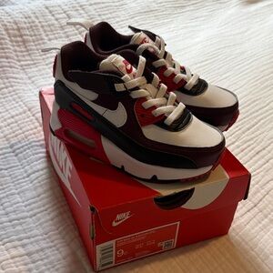 Nike Air Max 90 Easy on Sneakers - White, Black, and Red, never worn